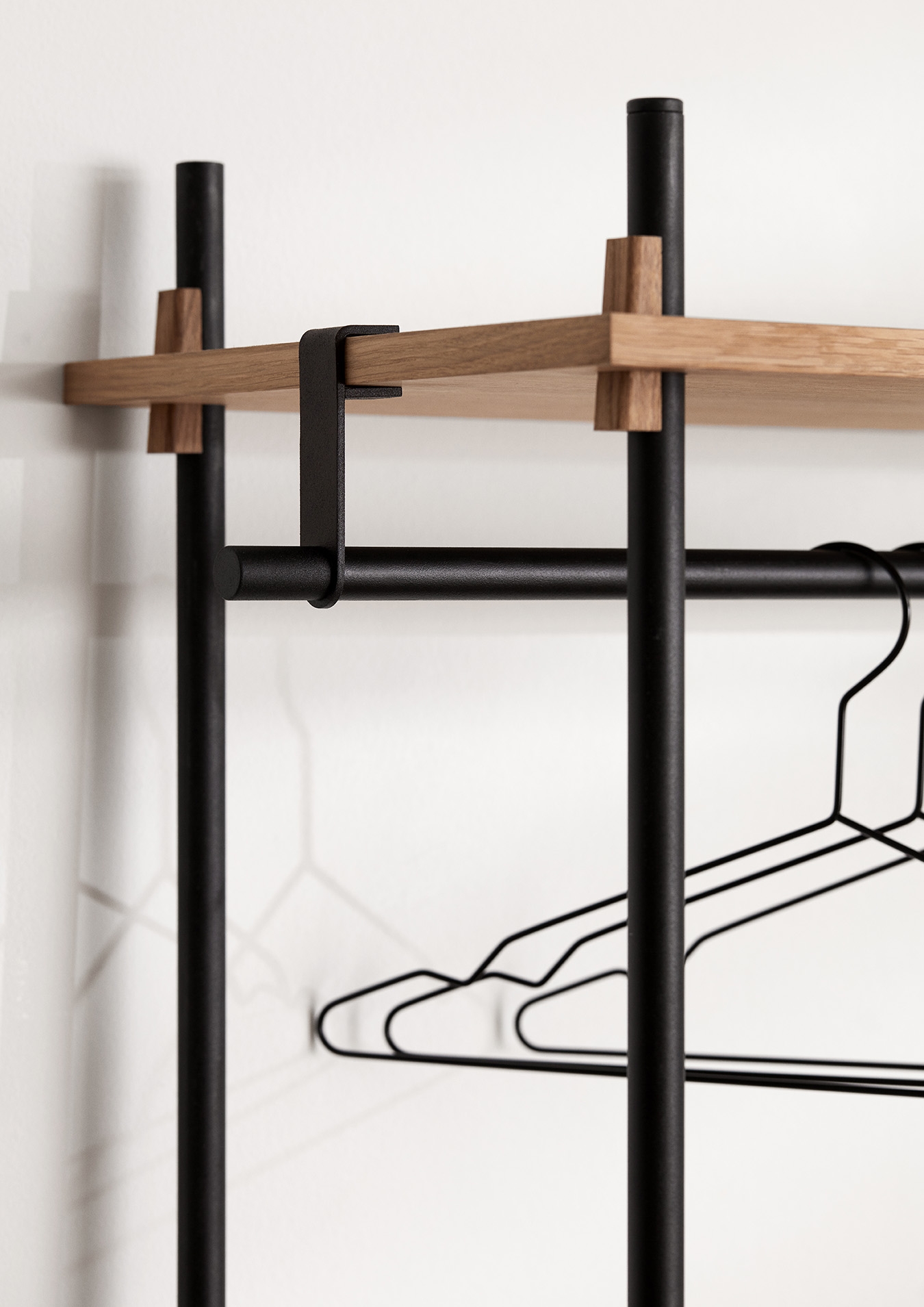 Moebe Shelving System Garderobe