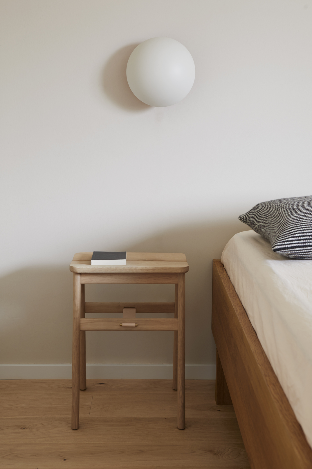 Angle Foldable Stool, White Oak
