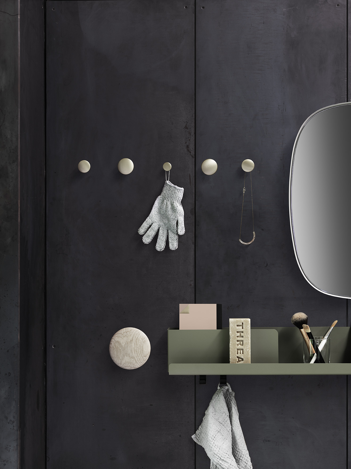 Muuto Dots Metall Brass