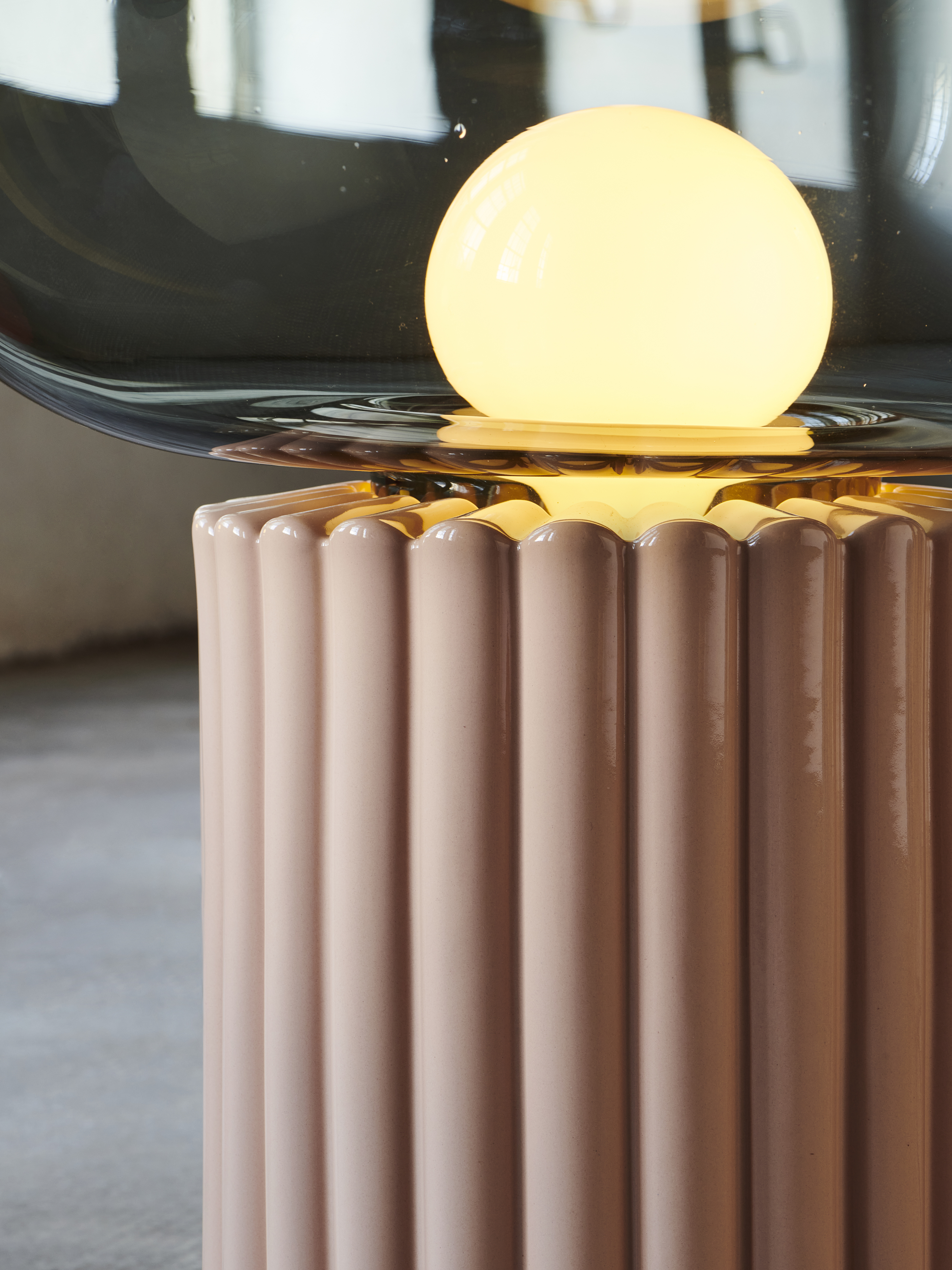 favius Bodenleuchte Fungi Warmbeige