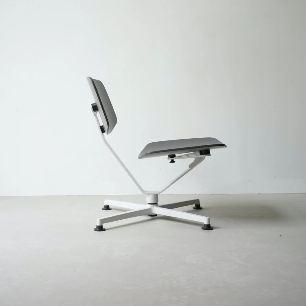 raawii Arba Lounge Chair | Plywood - Light grey base / anthracite shell