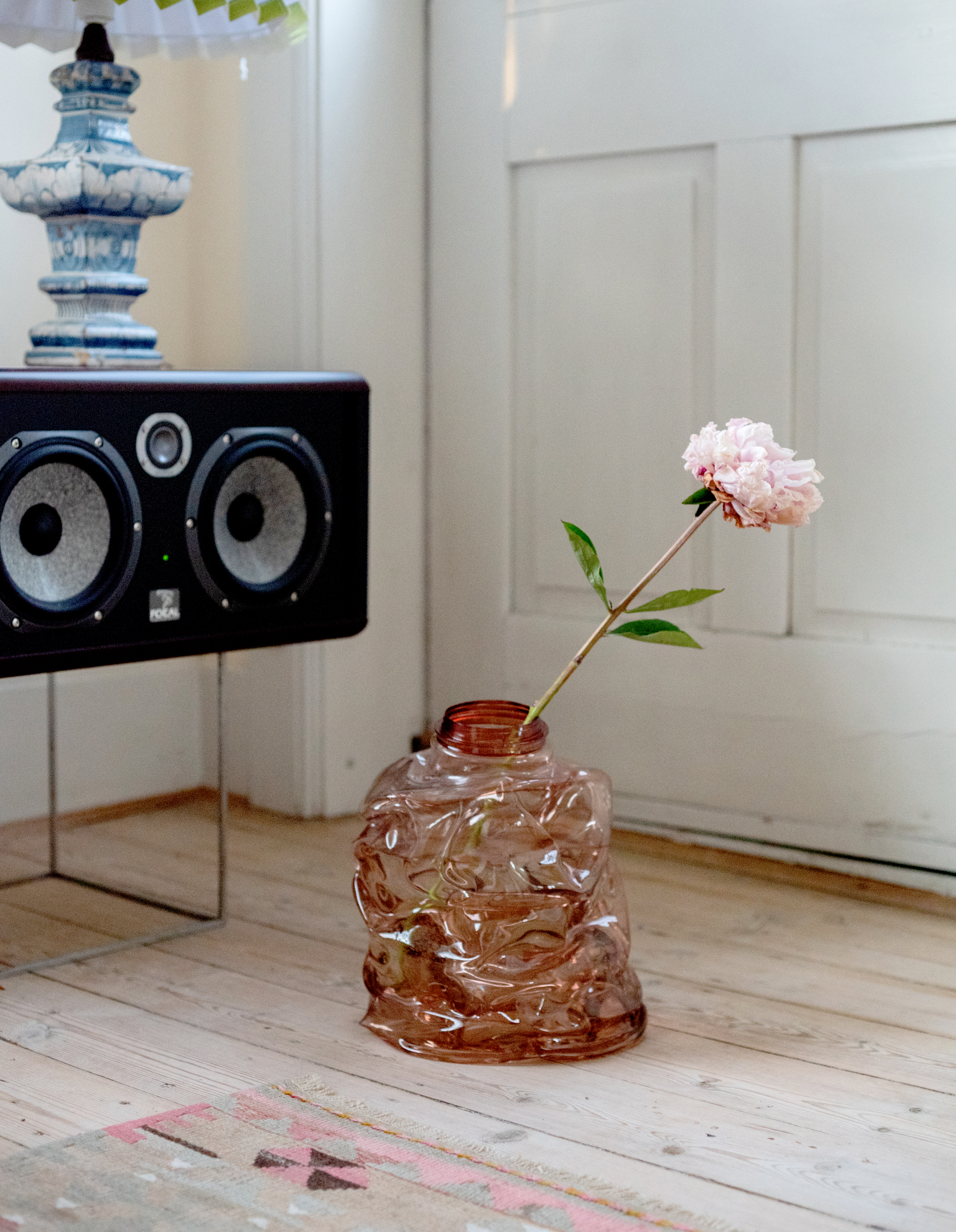 Niko June Vase Eros Torso Hue Pink